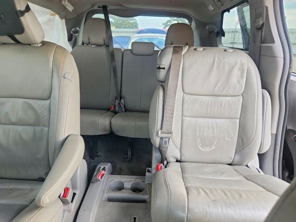 2018 TOYOTA SIENNA