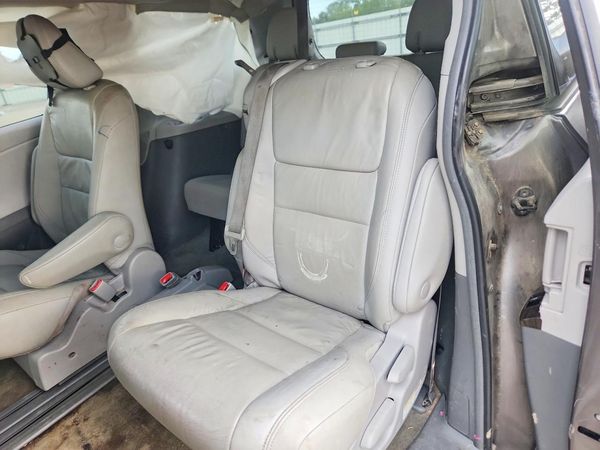 2018 TOYOTA SIENNA
