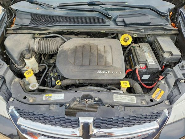 2016 DODGE CARAVAN SE — Engine bay