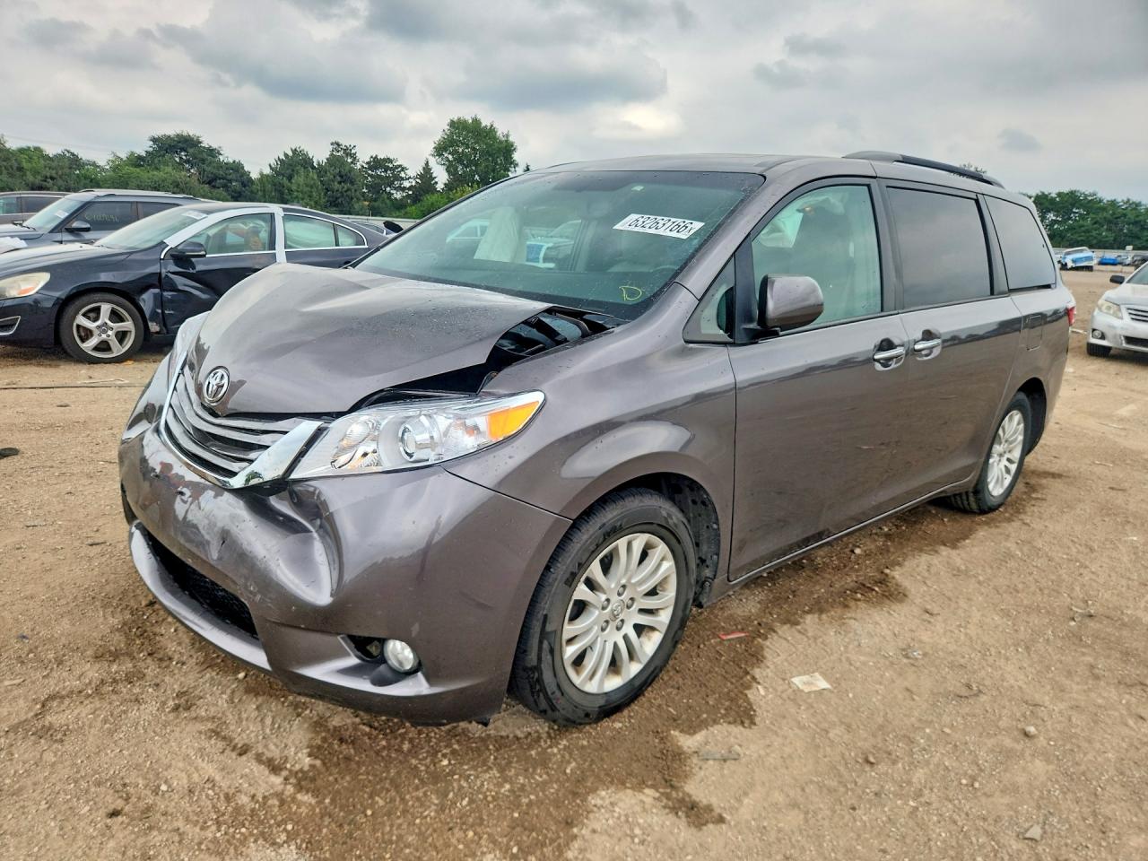 2015 TOYOTA SIENNA