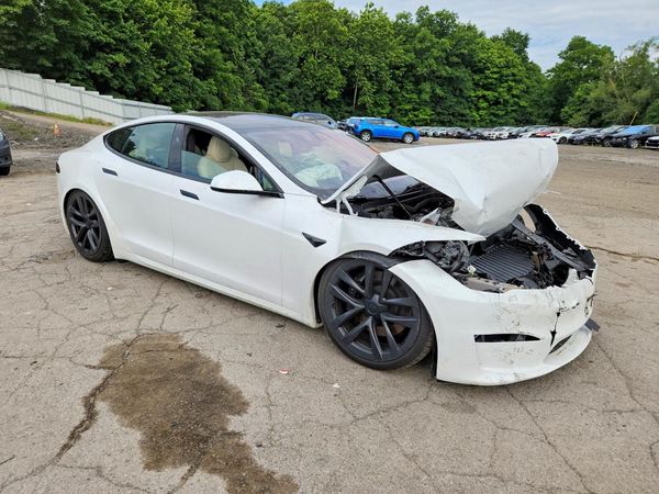 2024 TESLA MODEL S — Passenger 3/4