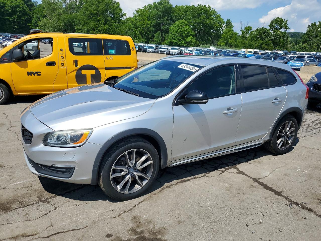 2018 VOLVO V60 CROSS COUNTRY — Front 3/4
