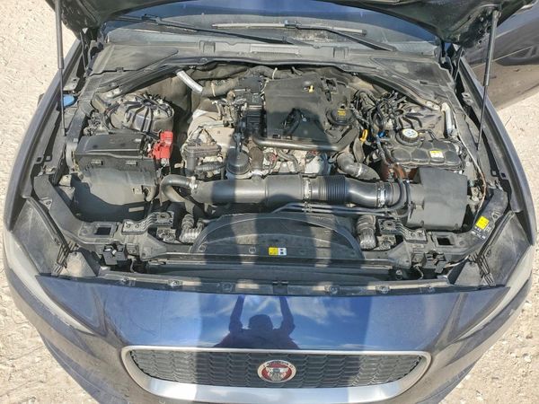 2020 JAGUAR XE S — Engine bay