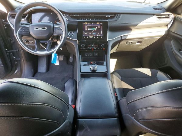 2023 JEEP GRAND CHEROKEE Laredo, Altitude