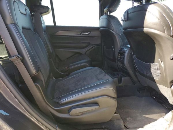 2023 JEEP GRAND CHEROKEE Laredo, Altitude