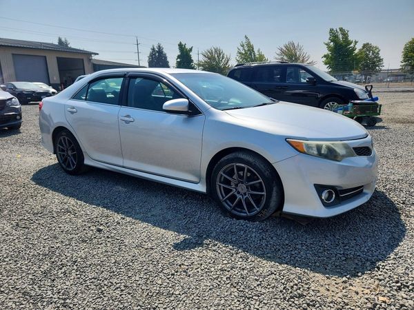 2014 TOYOTA CAMRY