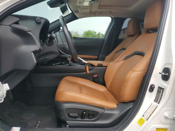2021 LEXUS UX 250H 250h Premium — DENT