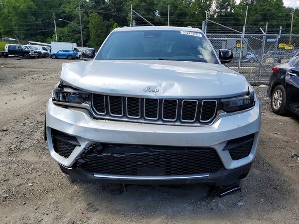 2024 JEEP GRAND CHEROKEE LAREDO 4X4