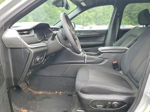 2024 JEEP GRAND CHEROKEE LAREDO 4X4