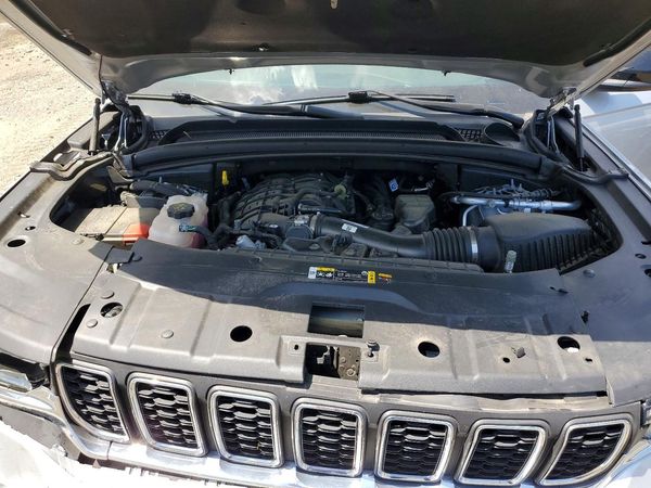 2024 JEEP GRAND CHEROKEE LAREDO 4X4