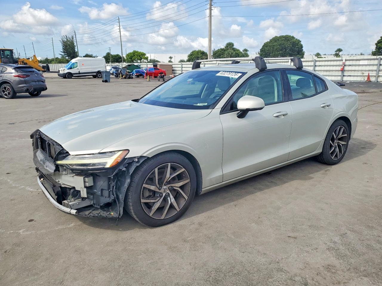 2019 VOLVO S60 Momentum