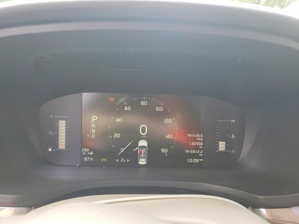 2019 VOLVO S60 Momentum