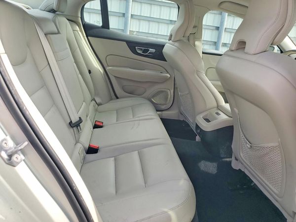2019 VOLVO S60 Momentum
