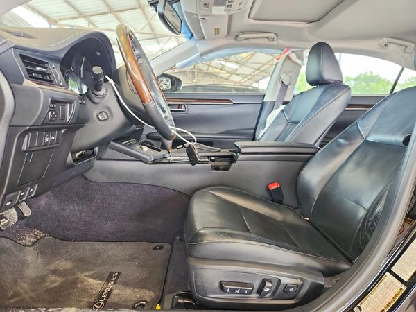 2013 LEXUS ES