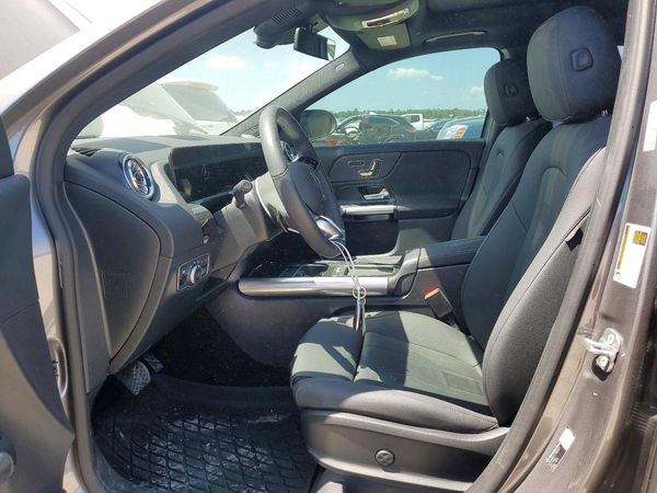 2026 MERCEDES-BENZ GLA