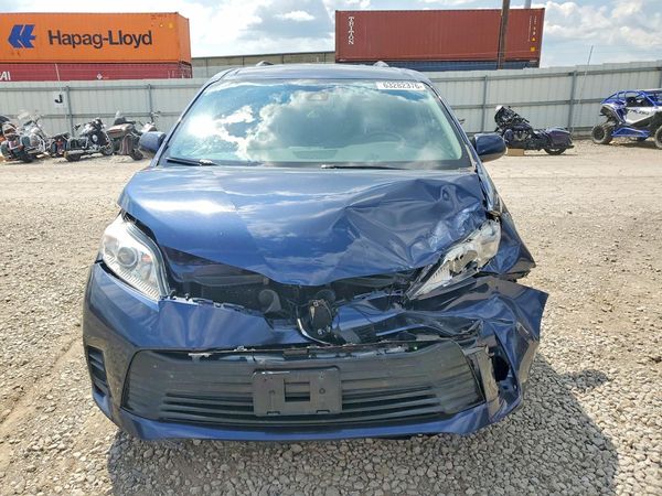 2018 TOYOTA SIENNA