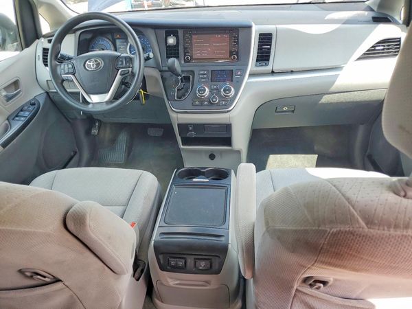 2018 TOYOTA SIENNA