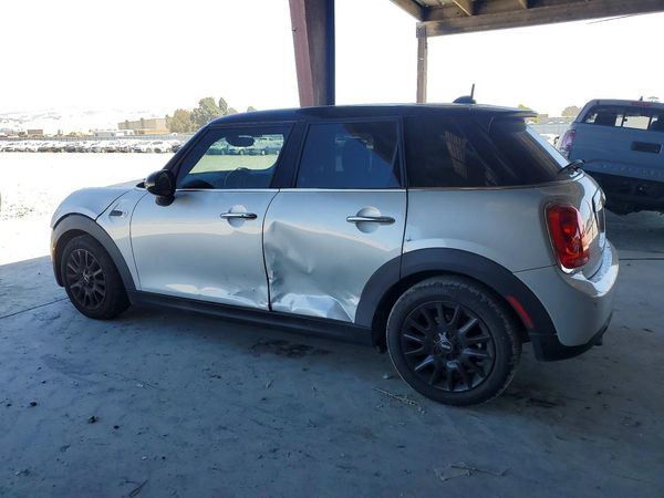 2018 MINI COOPER