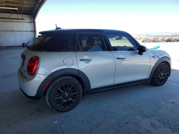 2018 MINI COOPER