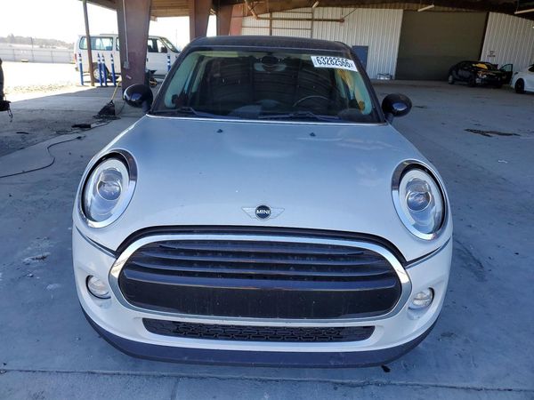 2018 MINI COOPER