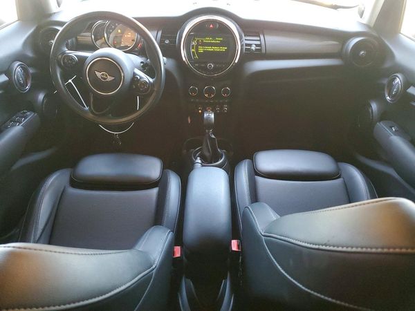 2018 MINI COOPER