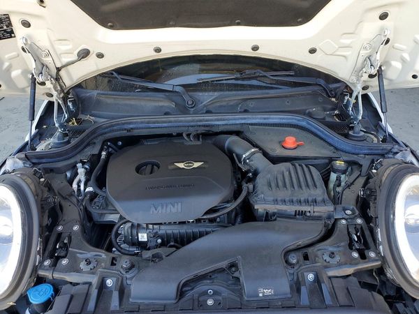 2018 MINI COOPER