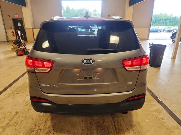 2018 KIA SORENTO L, LX
