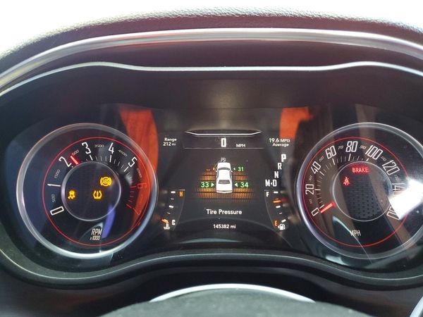 2015 DODGE CHALLENGER SXT