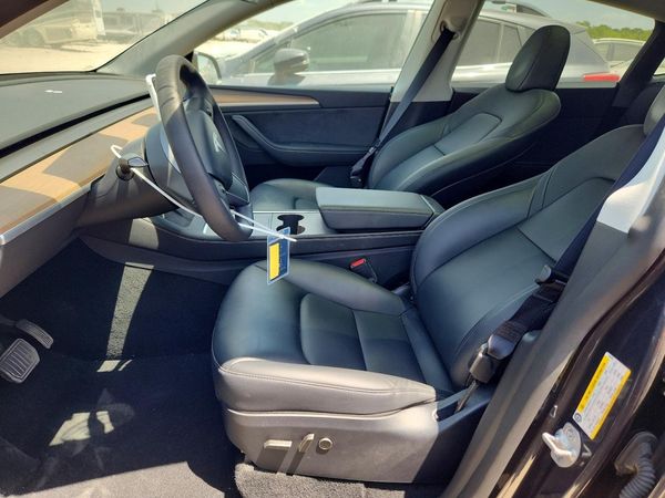 2025 TESLA MODEL Y