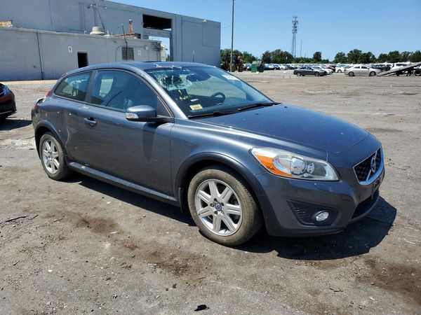 2013 VOLVO C30