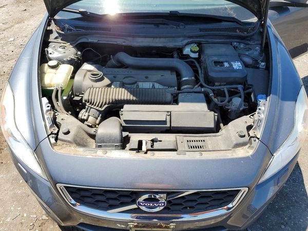 2013 VOLVO C30