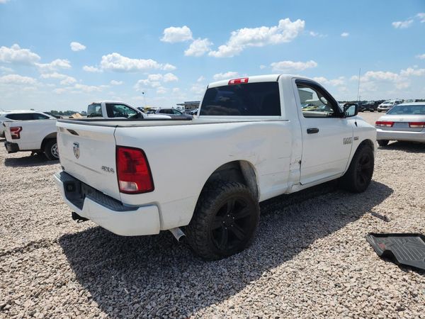 2014 RAM 1500 ST