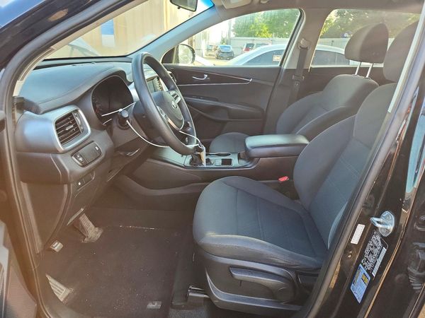 2020 KIA SORENTO L, LX, S