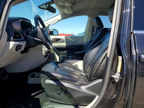 2020 CHRYSLER VOYAGER LXI