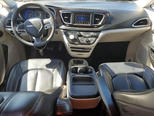 2020 CHRYSLER VOYAGER LXI
