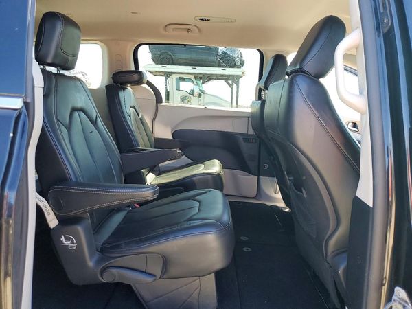 2020 CHRYSLER VOYAGER LXI