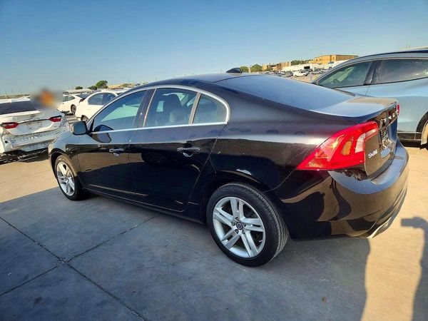 2015 VOLVO S60