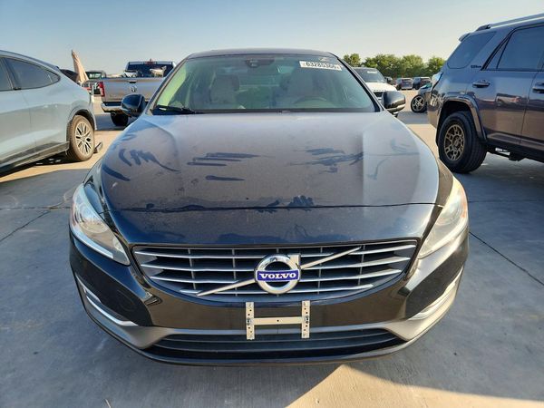 2015 VOLVO S60