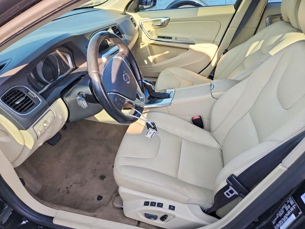 2015 VOLVO S60