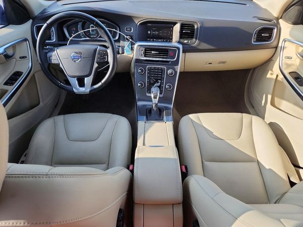 2015 VOLVO S60