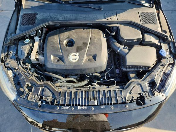 2015 VOLVO S60