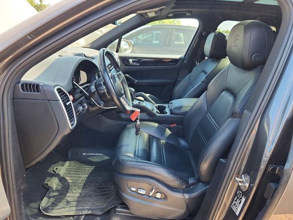 2019 PORSCHE CAYENNE — DENT