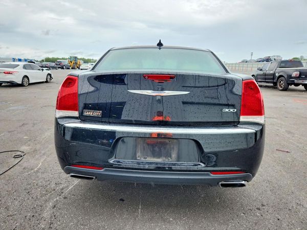 2018 CHRYSLER 300