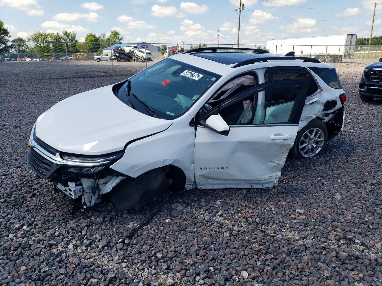 2022 CHEVROLET EQUINOX LT (1LT) — Front 3/4