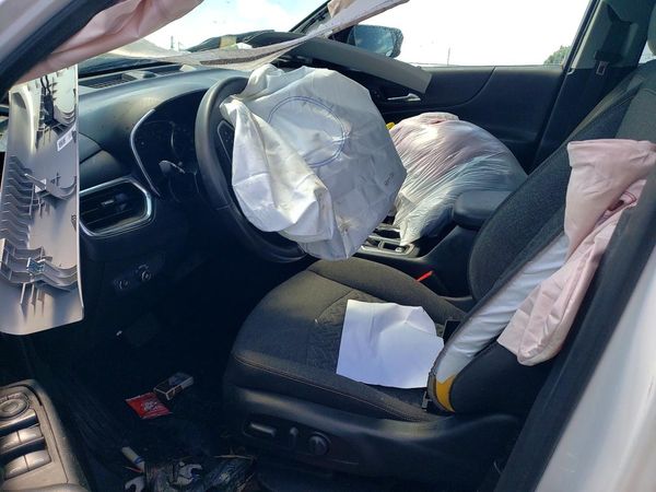 2022 CHEVROLET EQUINOX LT (1LT) — DENT