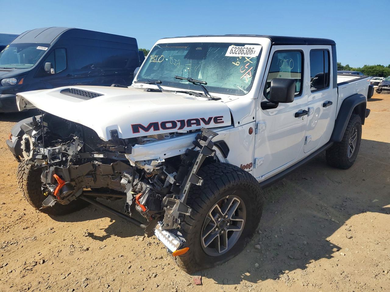 2026 JEEP GLADIATOR Mojave — Front 3/4