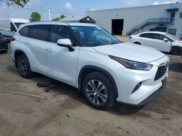 2022 TOYOTA HIGHLANDER