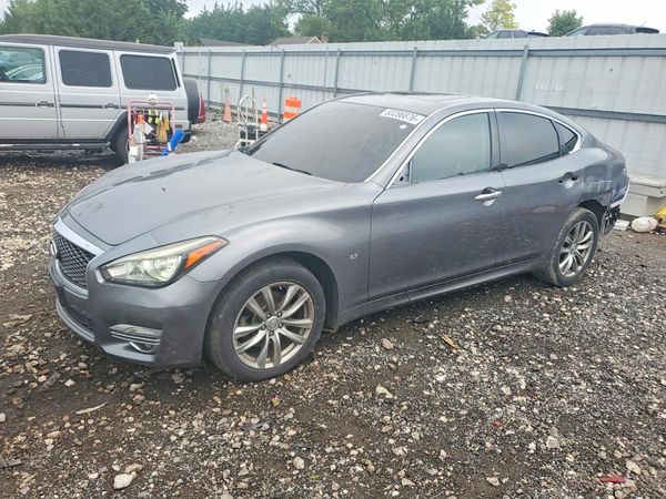 2016 INFINITI Q70