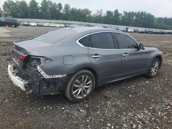 2016 INFINITI Q70