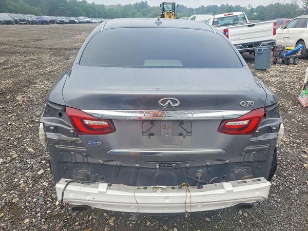 2016 INFINITI Q70
